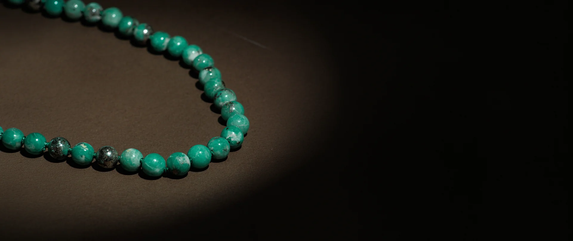 Collar de cuentas de esmeralda