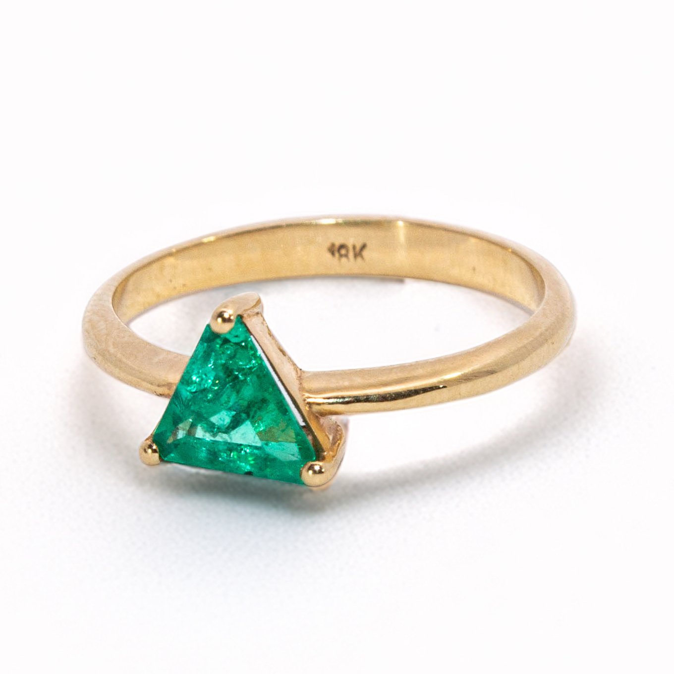 Anillo en Oro Amarillo de 18K con Esmeralda - AN1751
