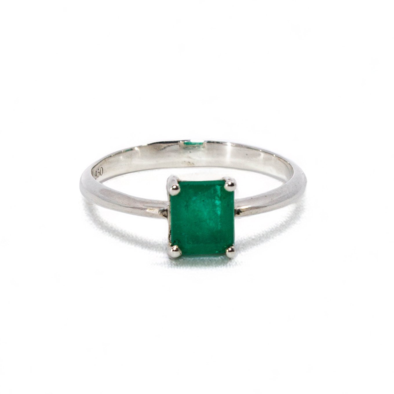 Anillo en Plata 950 con Esmeralda Talla Esmeralda - AN005